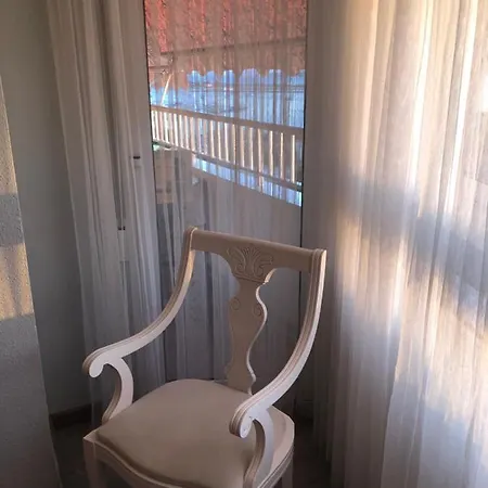 With A View Of The Sea Apartamento *